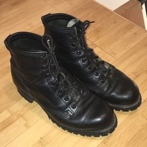 Black leather vintage Frye boots!